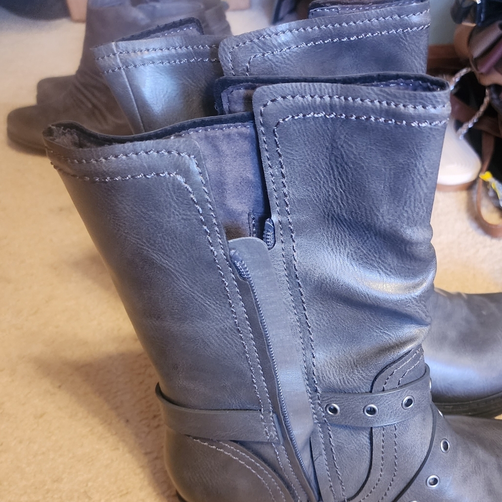 Zodiac gray Moto boots size 9